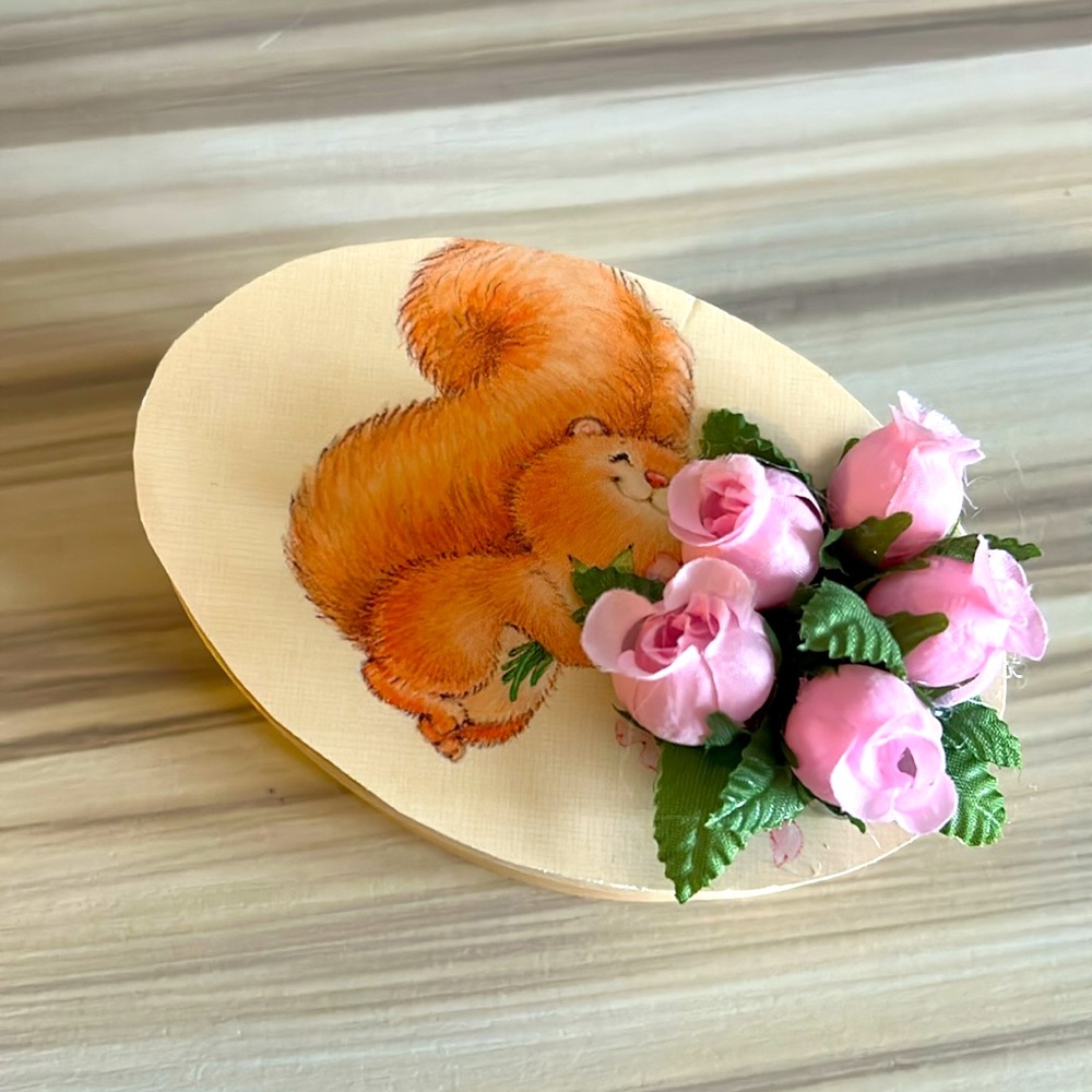 Handmade Keepsake Box w tiny Flowers Inside